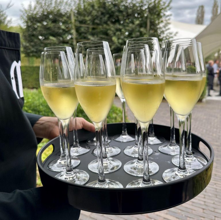 Feestzaal met tuin catering